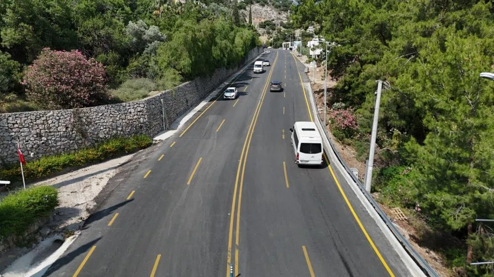 ÖLÜDENİZ’DE 3. ETAP YOL ÇALIŞMALARI TAMAMLANDI