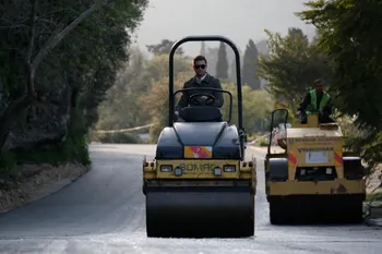 1200 Metrelik Yolda Yoğun Asfalt Mesaisi